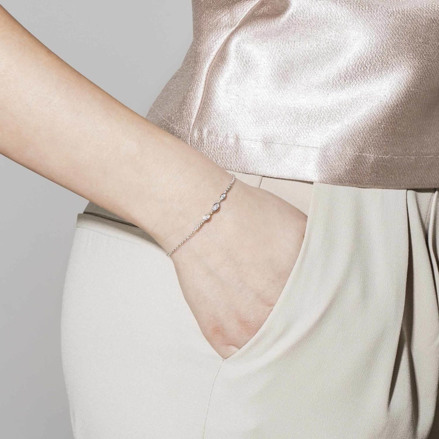 Bella - Bileklik - Gümüş Servisler